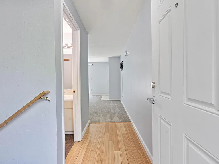 3433 McNary Pkwy #302 — Photo 4