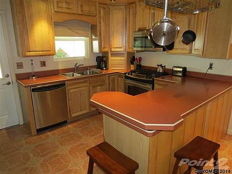 4th image of 1013 Pinecrest St