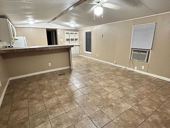 3rd image of 1416 Stamps St