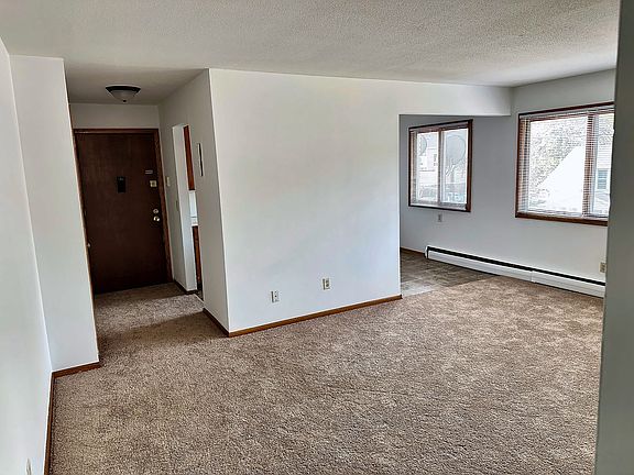 4th image of 4242 3rd St NE #4