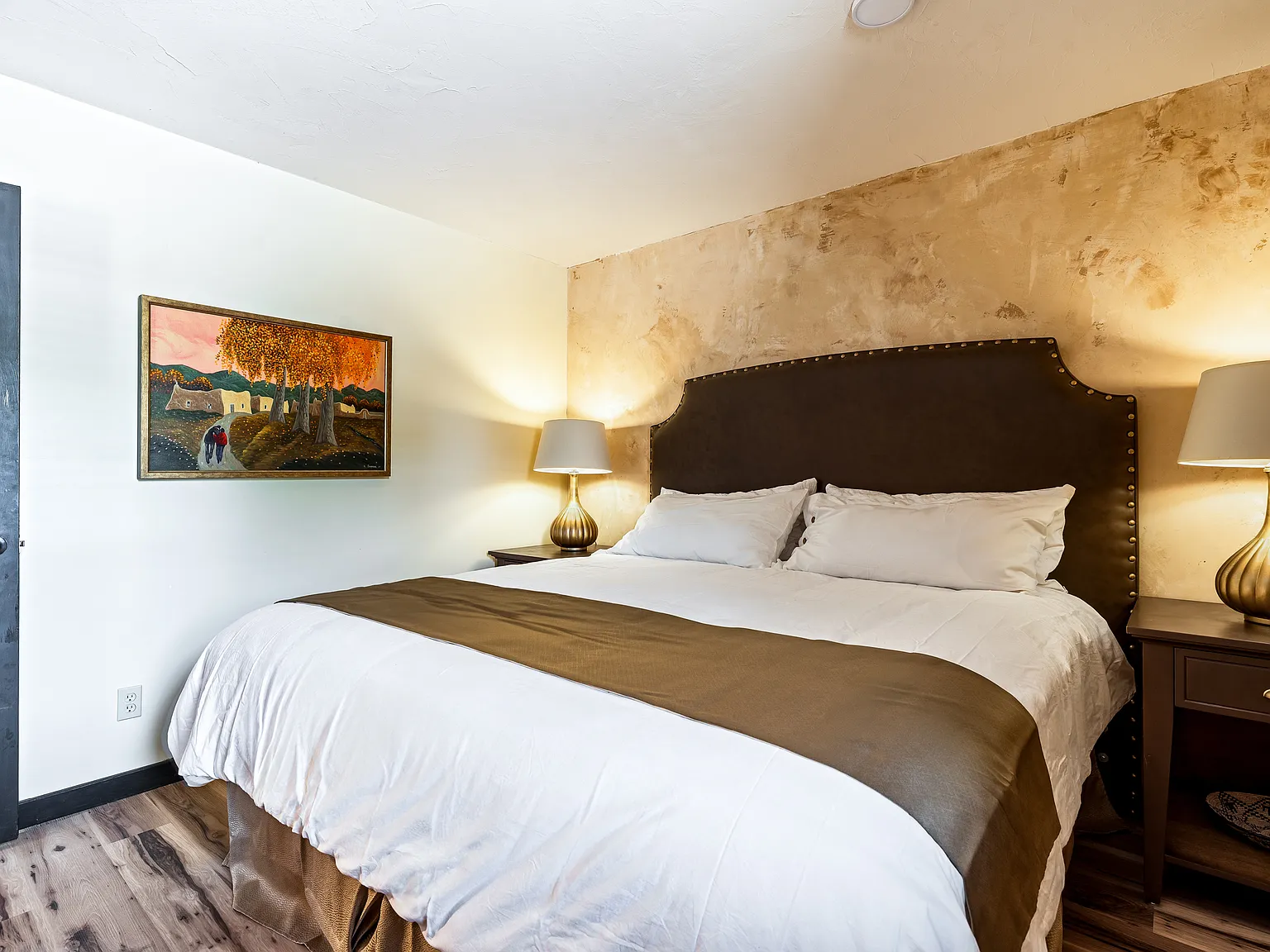 2 bed, 1200 sqft, $3,000 — Photo 3