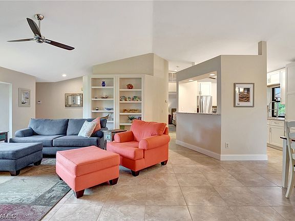 5th image of 4519 SW 22nd Ave