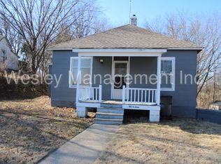 113 N Main St, Lansing, KS 66043