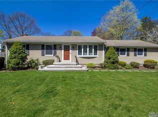 8 Nichols Rd, Nesconset, NY 11767
