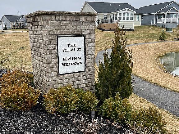 3rd image of 421 Buchloe Dr
