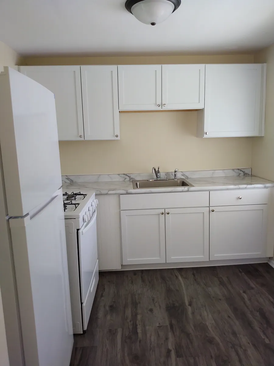 Kitchen - 3484 Western Ave #B
