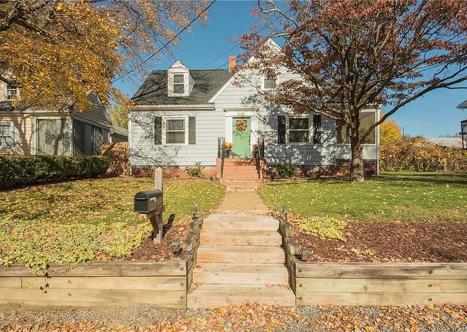 1st image of 2604 Fernhill Ave