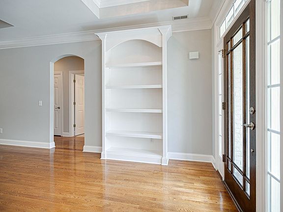 4th image of 143 Gardenia Way