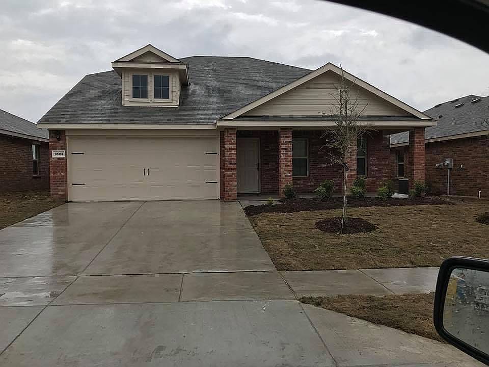 1st image of 1324 Basswood Ln