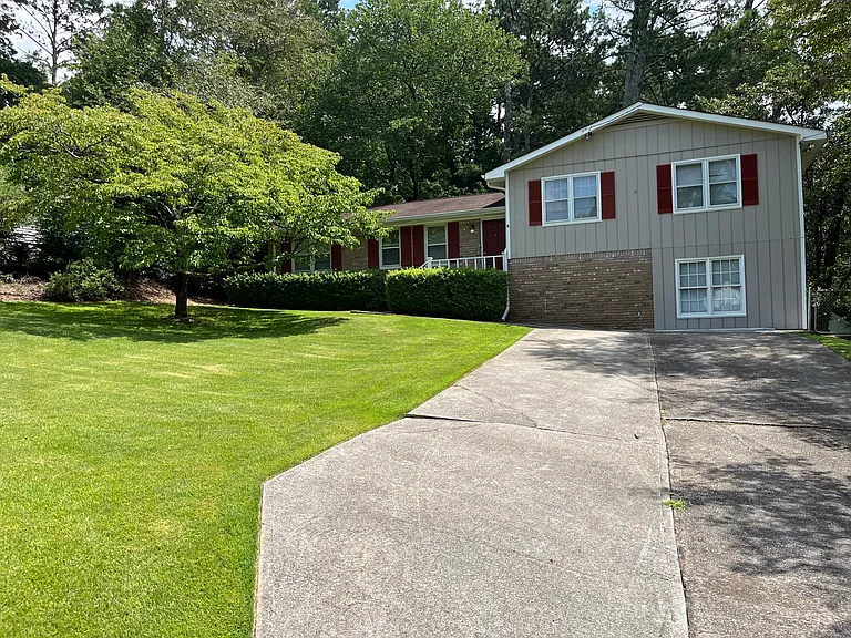 506 Jefferson Dr — Photo 2