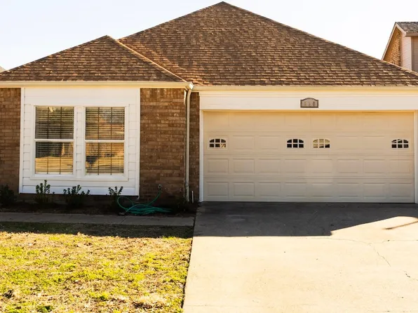 530 Briarcliff Dr, Garland, TX 75043