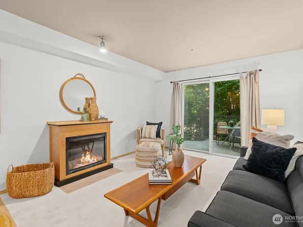 9057 Greenwood Avenue N #306, Seattle, WA 98103