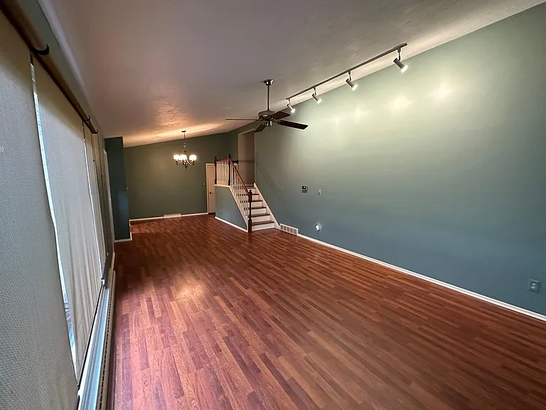 1374 Ranchland Dr — Photo 3
