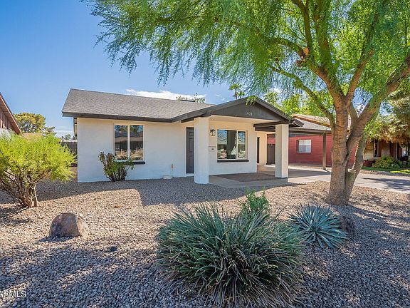4th image of 1921 E HARVARD Drive