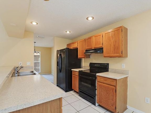 4th image of 2923 Hickory Creek Dr