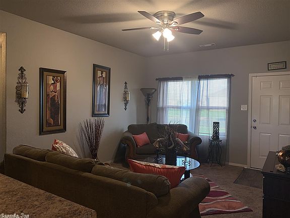 5th image of 1625 Yarrow Dr