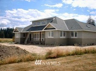 8032 Hunt Club Ln, Hansville, WA 98340