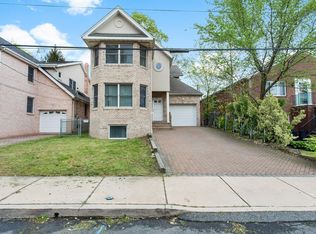 2178 South St, Fort Lee, NJ 07024