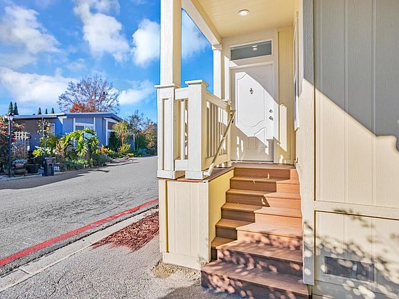 5th image of 208 El Bosque Dr #208