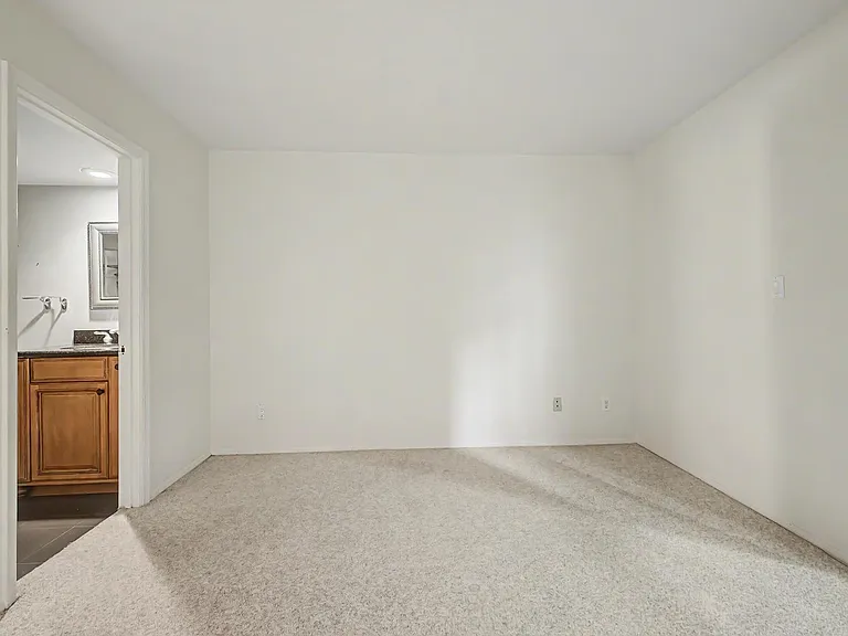 5736 N 25th St — Photo 23