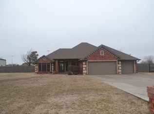 211 Scottie Dr, Tuttle, OK 73089