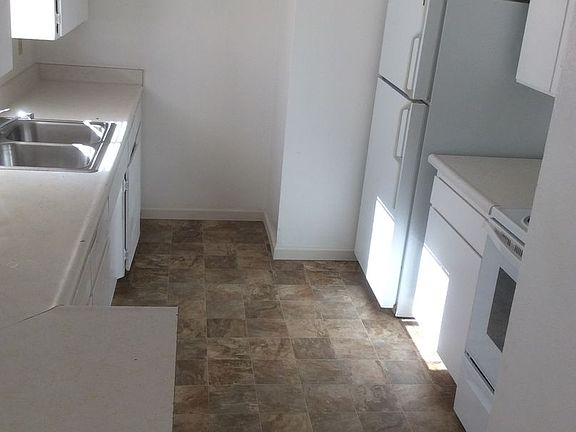 4th image of 1315 SW G St #P269-a