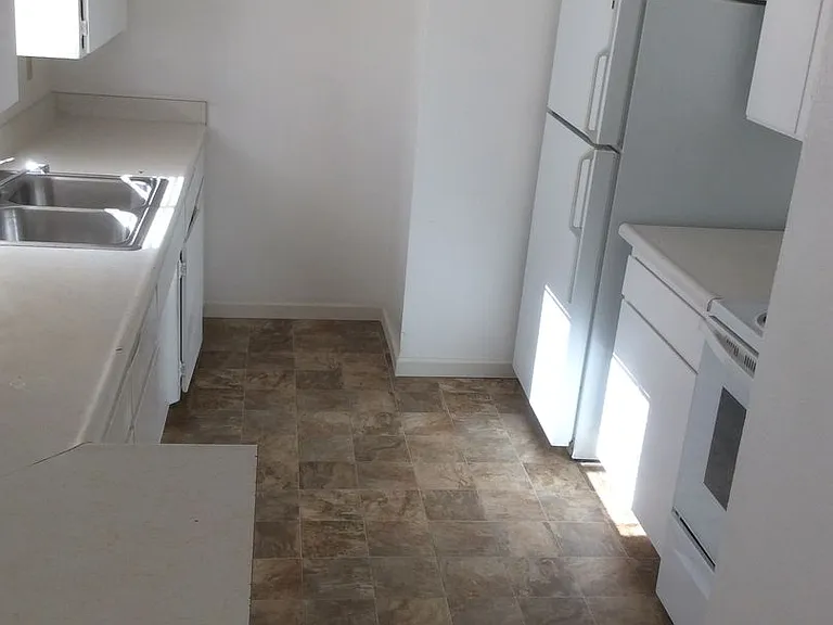1315 SW G St — Photo 7