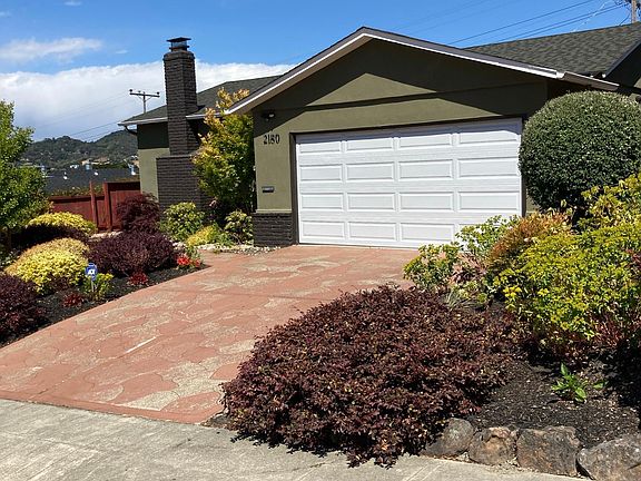 2nd image of 2180 Pyramid Dr
