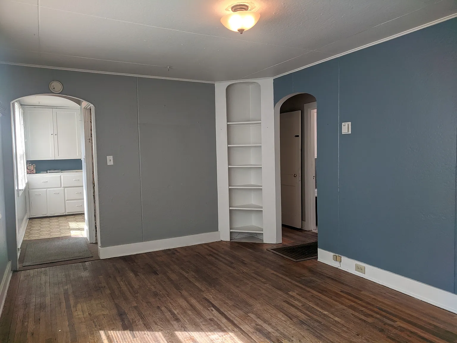 2 Bed 1 Bath House — Photo 2