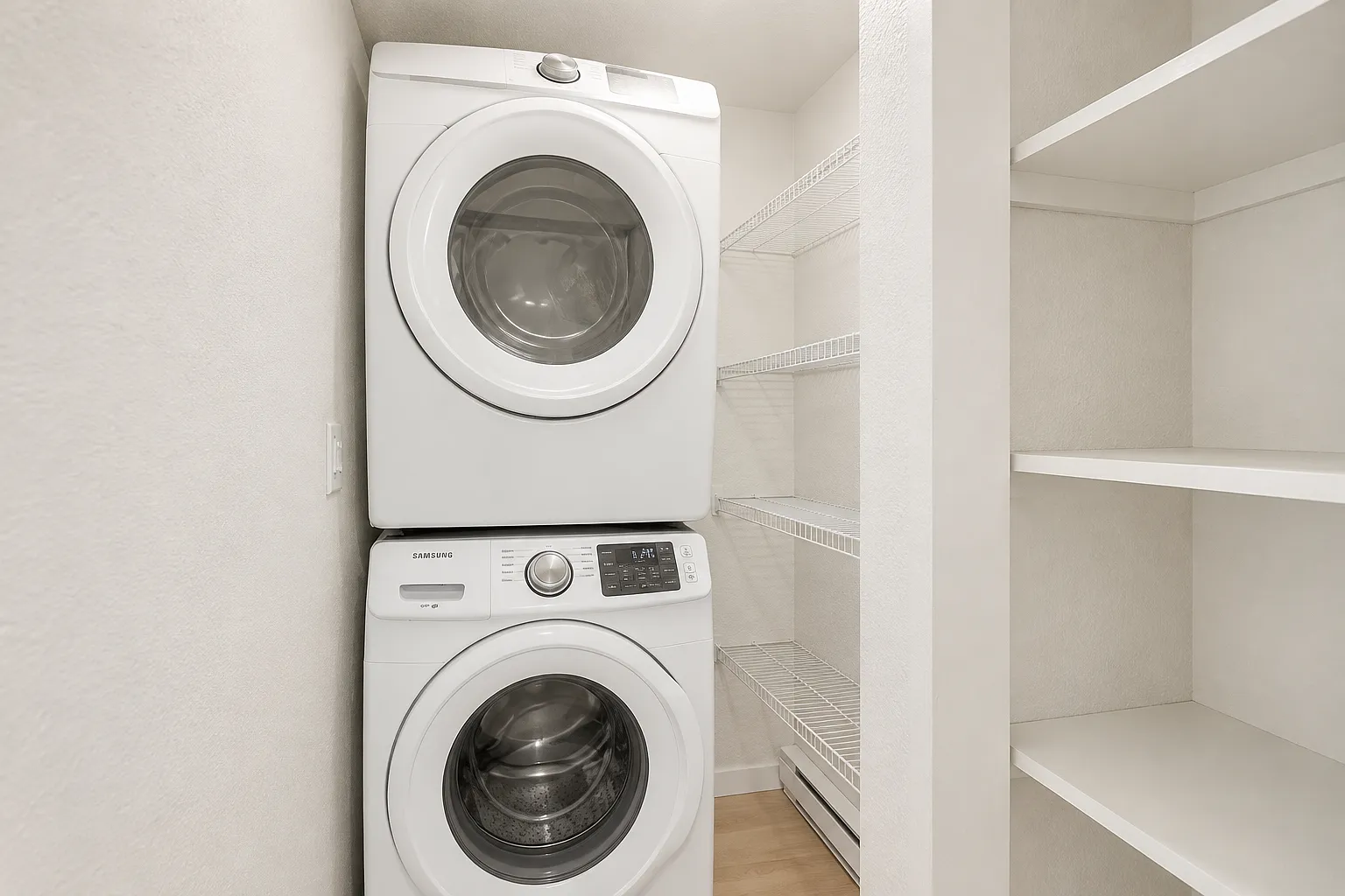 3 bed, 1120 sqft, $2,200 — Photo 4