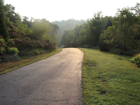 Private 1/4 mile drive