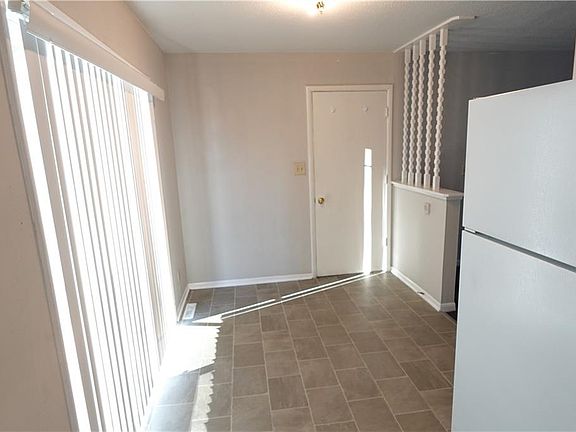 5th image of 503 W Colonel Dr
