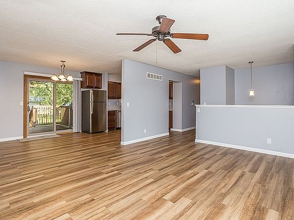 2nd image of 1904 Danbury Dr