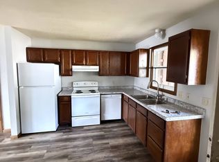 3218 Oak Knoll Dr #1, Eau Claire, WI 54701