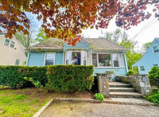87 Holcomb Ave, Stamford, CT 06906