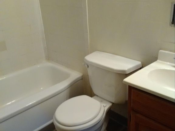 4th image of 429 Hoodridge Dr #429