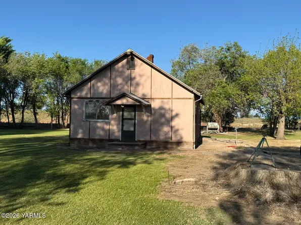 151 Dalton Ln, Zillah, WA 98953