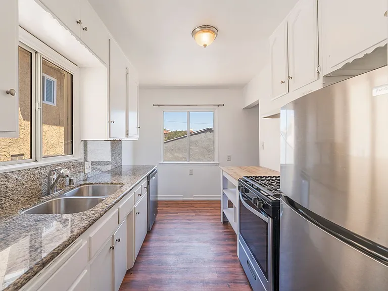 1710 Marshallfield Ln #A — Photo 10