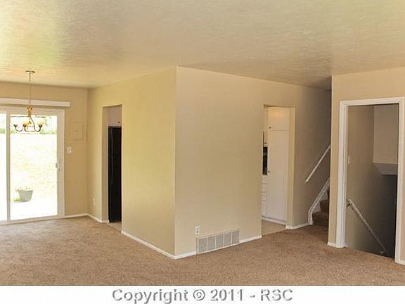 2nd image of 3849 Mariposa St