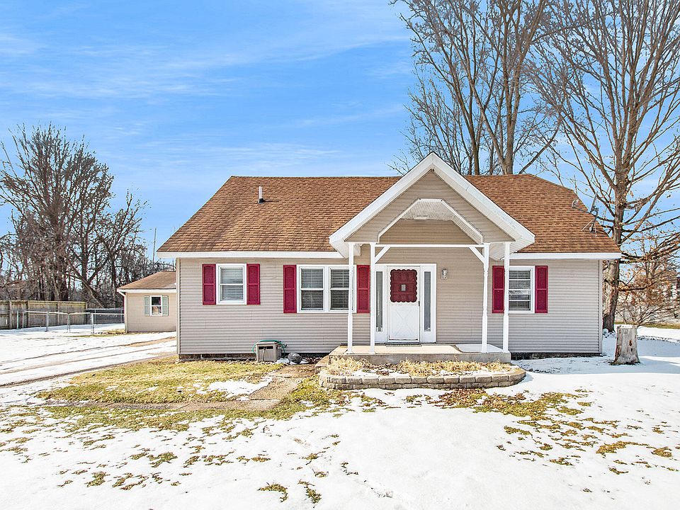 1st image of 915 Kusterer Dr NW