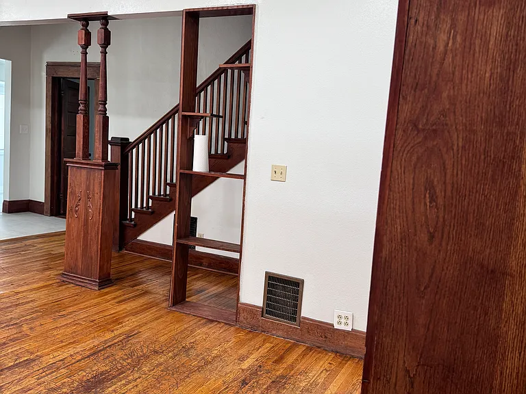 703 Peterson St — Photo 28