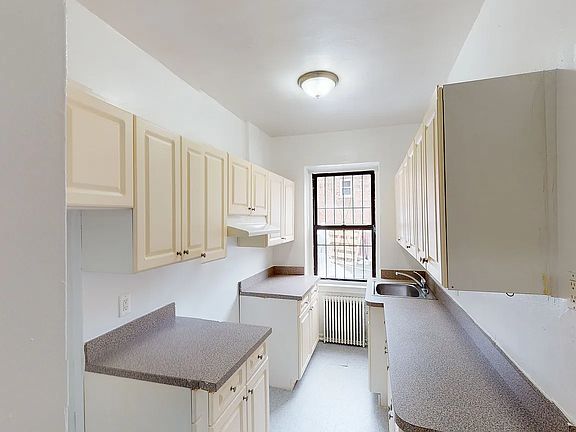 3rd image of 511 W 235th St #3B