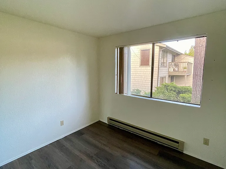 14703 NE 35th St — Photo 20