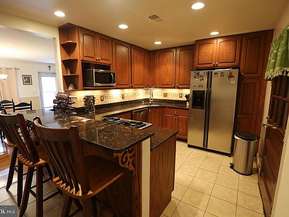 5th image of 7707 Dublin Dr
