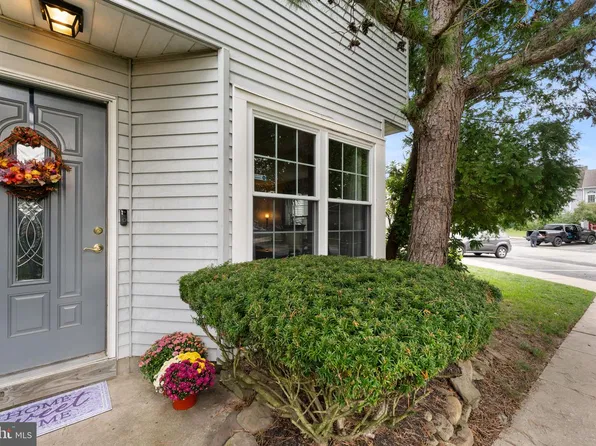 447 Whitman Ln, Williamstown, NJ 08094