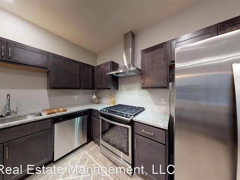 Hanover Townhomes — Photo 56