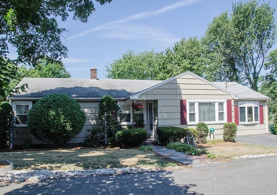 1st image of 25 Fellsmere St
