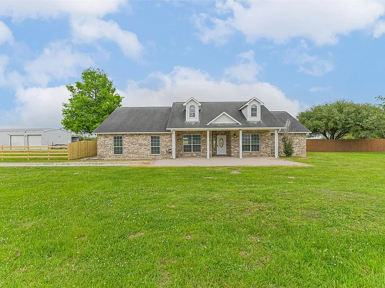 15320 Mound Rd — Photo 3