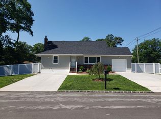 43 Cortland St, West Babylon, NY 11704