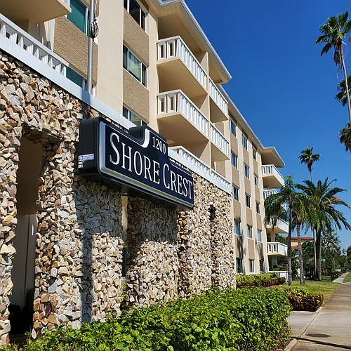 1200 N Shore Dr NE Photo 1